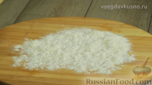 Нежные сырники с клубничным соусом