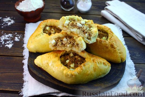 Расстегаи с мясом и яйцами