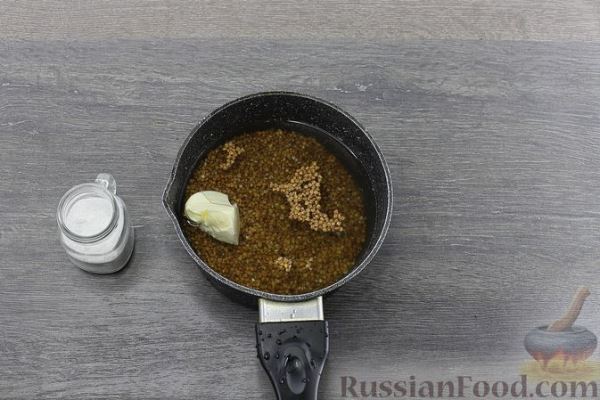 Запеканка из гречки с грибами и колбасой